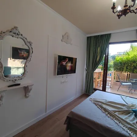 Argisht Marina By The Pool Apartman Aranyhomok